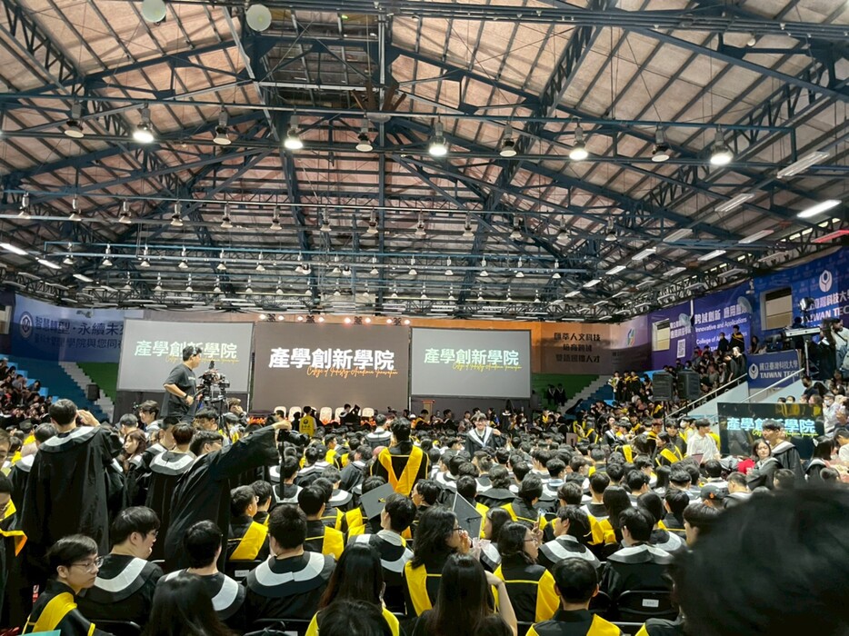 112入學畢業典禮圖片