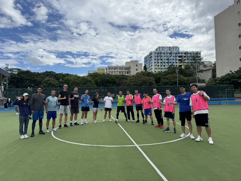 精誠盃足球賽圖片